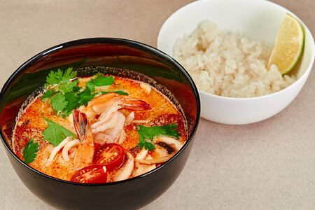 Том Ям с тигровыми креветками