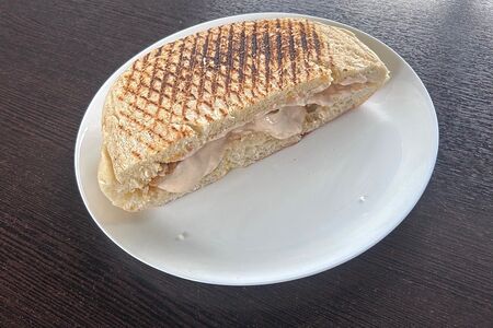 Шаурма большая в толстом лаваше с курицей