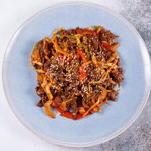 Свинина, обжаренная в остром соусе, с рисом