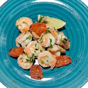 Жареные креветки с чесночным соусом