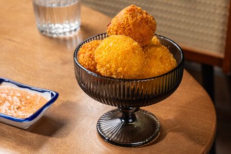 Крокеты с чоризо и соусом ромеско