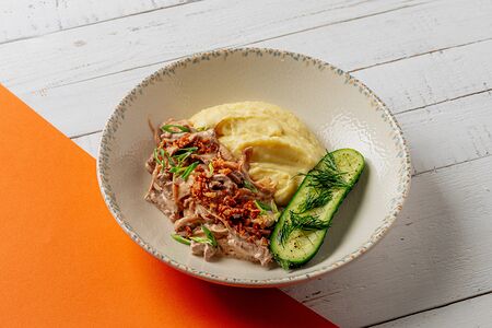 Бефстроганов с пюре