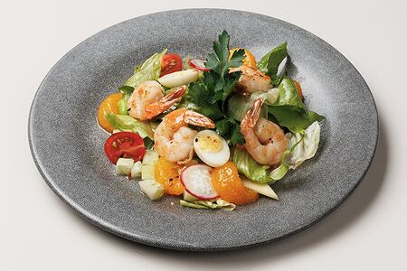 Салат с креветками и мандаринами