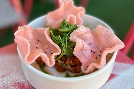 Тартар из лосося и авокадо