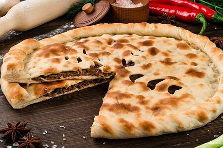 Пирог с говядиной и свининой