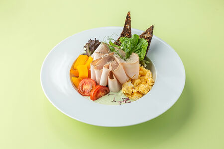 Завтрак с пастрами из индейки