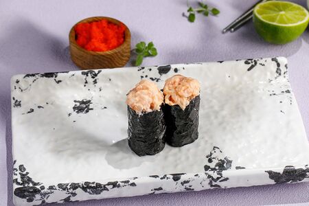 Острые суши с креветками