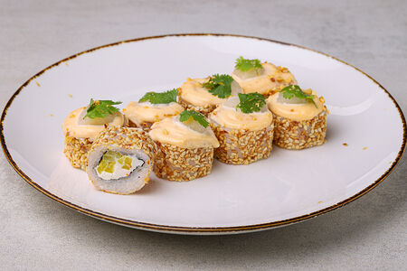 Ролл с гребешком и такуаном