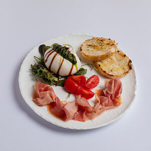 Բուրատա պրոշուտոյով