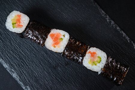 Ролл Сакэ хосомаки