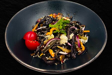 Дальневосточный жареный папоротник с овощами вок 