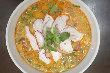 Том Ям с курицей и шампиньоном