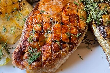 Стейк форели на гриле