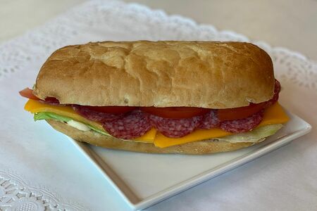 Чиабатта с колбасой