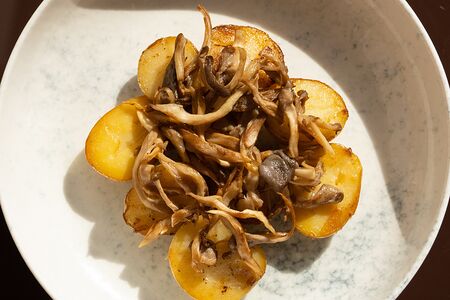 Картофель черри с вешенками