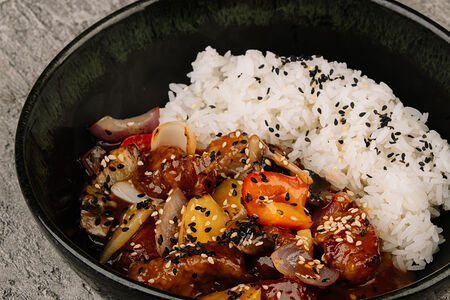 Свинина с ананасами и овощами