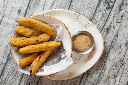 Баклажаны фри с ореховым соусом