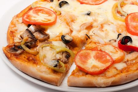 Пицца Вегетарианская средняя