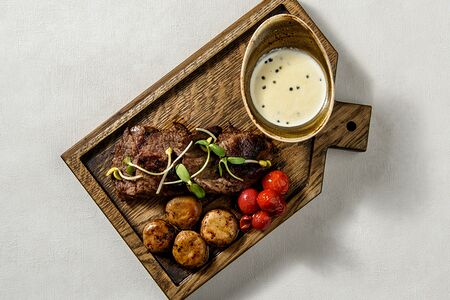 Медальоны из говядины