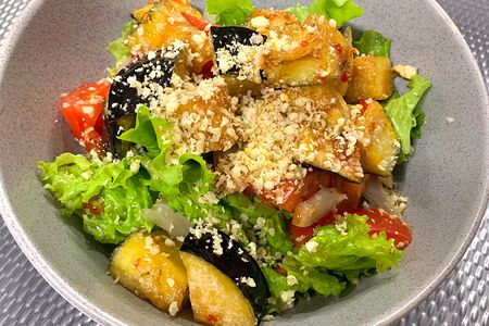 Салат с хрустящими баклажанами 