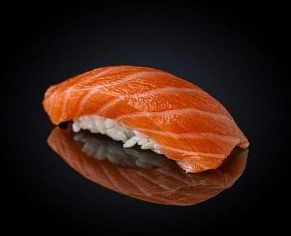 Суши лосось