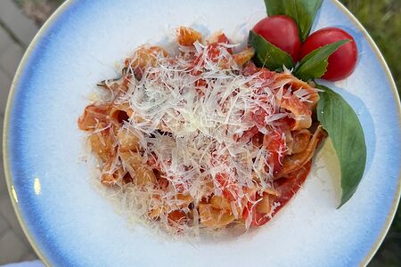 Спагетти Vegetariana с болгарским перцем и цукини 