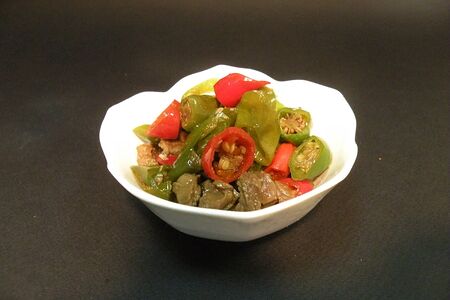 Салат с жареной говядиной