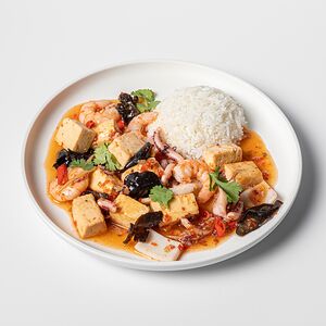 Морепродукты с тофу в остро-пряном соусе