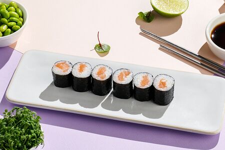Маки-роллы с лососем 