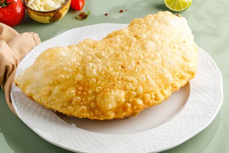 Чебурек с ягненком