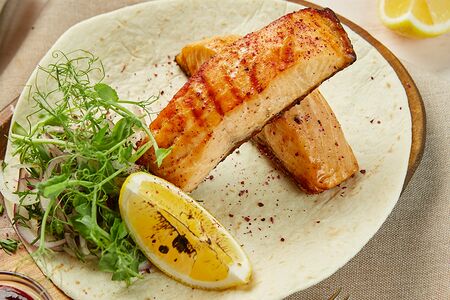 Стейк форели в цитрусовом маринаде