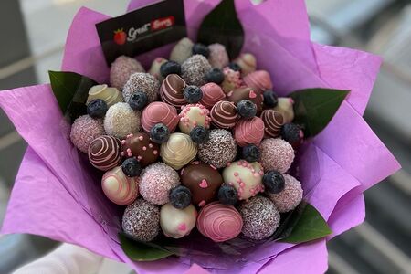 Клубничный букет №3