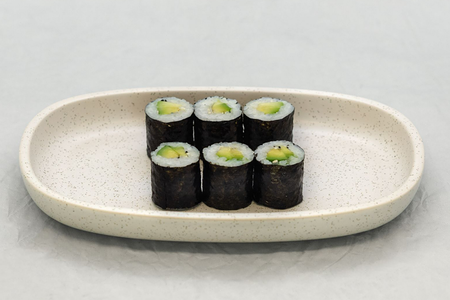 Двойной ролл маки с авокадо