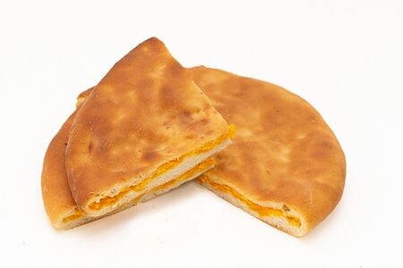 Пирог осетинский с тыквой, мясом и сыром