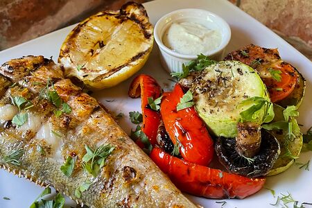 Стейк судака на гриле