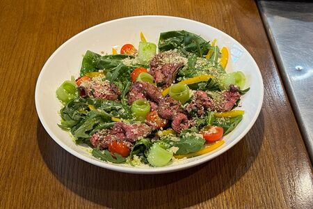 Салат с ростбифом