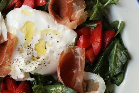 Буррата, инжир, прошутто