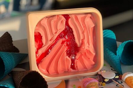 Мороженое Клубника-земляника в мини-ванне