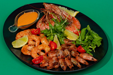 Ассорти жареных креветок