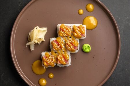 Татаки тунец в соусе манго