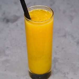 Свежевыжатый апельсиновый сок