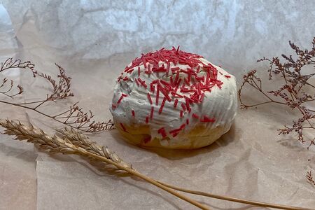 Улитка с творогом и вишней