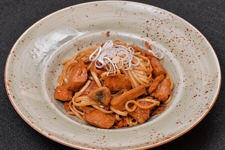 Удон с курицей 