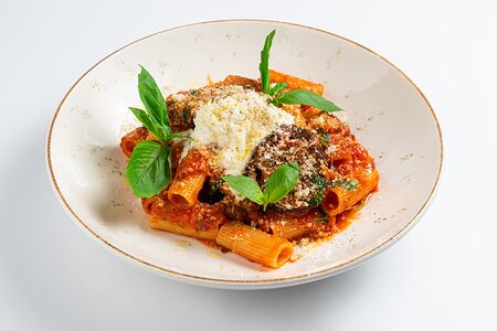 Ригатони с сыром страчателла