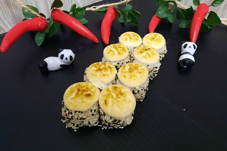 Запеченный ролл с со снежным крабом