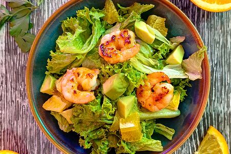 С креветками и авокадо