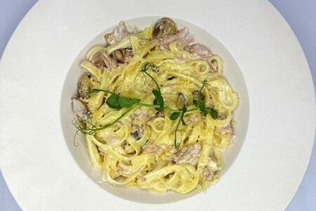 Паста с ветчиной и грибами