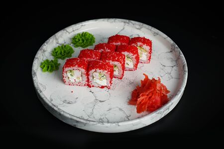 Ролл Калифорния со снежным крабом