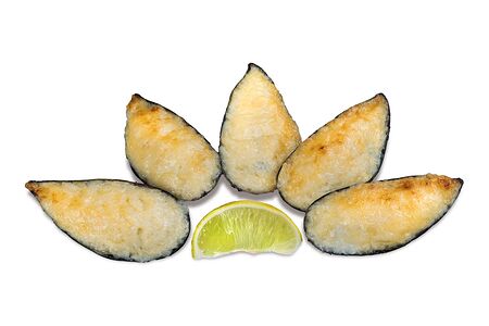 Мидии запеченные с соусом чиз