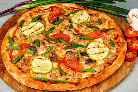 Пицца Сочный цыпленок с овощами